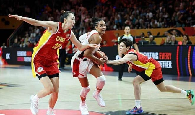 女篮世界杯揭幕战中国61-94不敌美国 韩旭砍下两双