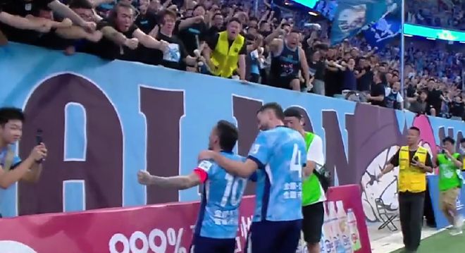 斯坦丘点球一锤定音 大连英博1-0小胜申花