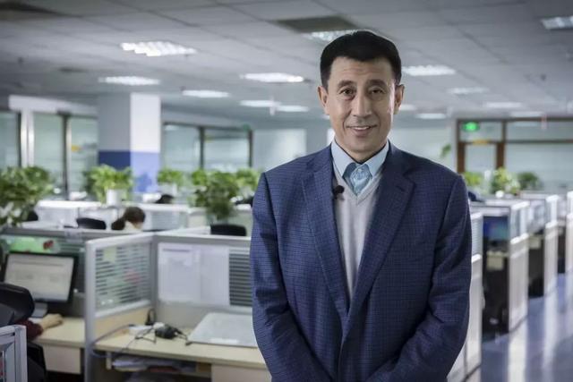 中科软完成换届：67岁的左春卸任名誉董事长，所持股份市值逾1亿元