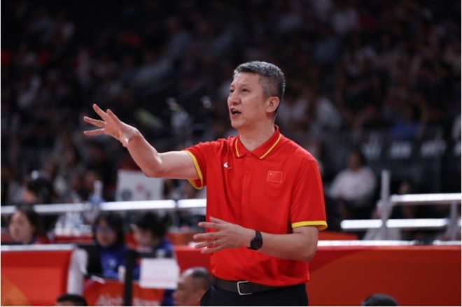 郭士强赛后拒评分数再引热议：我与球员一样拼尽全力