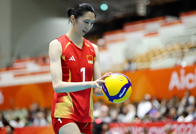 中国女排完胜越南！王奥芊、张籽萱打出高光表现，陈厚羽状态亟待回升