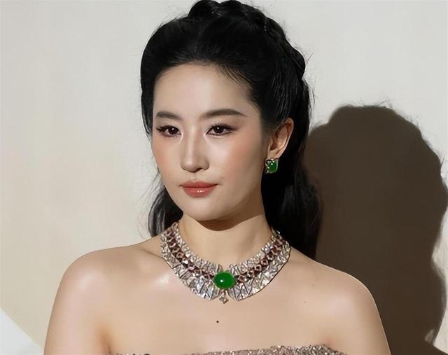 知情者透露刘亦菲事件，与陈金飞的关系早已明朗