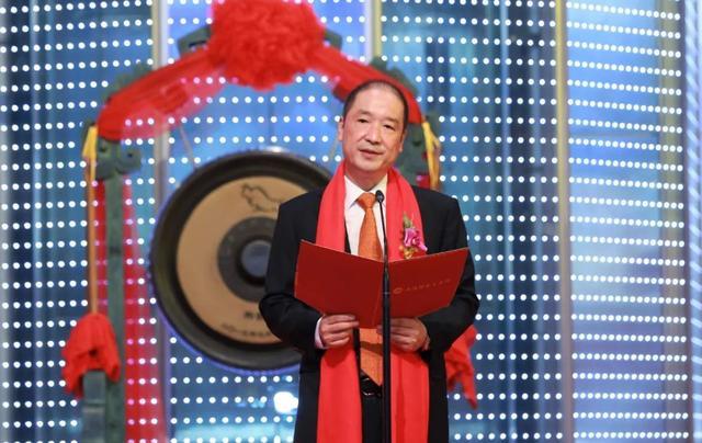 南亚新材744亿市值迎换届，包秀银携子包欣洋再续"父子档"