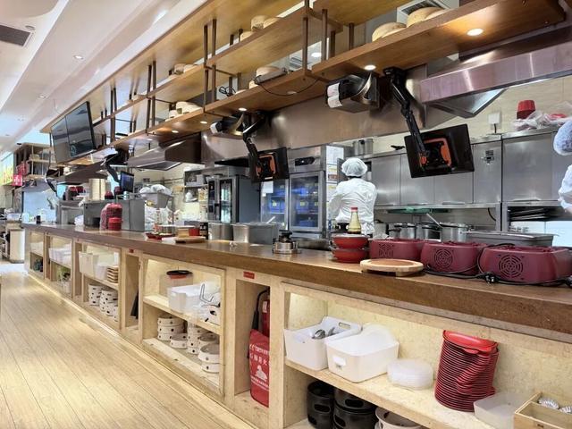 西贝关店潮持续发酵 店员透露：工资拖欠、闭店无补偿