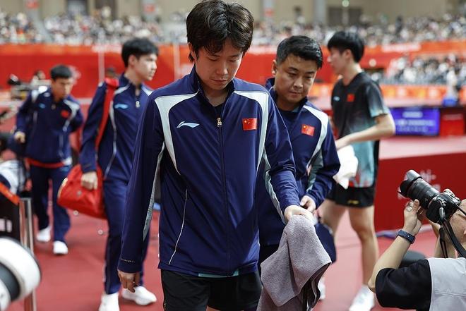 国乒男团丢冠，王皓脸色铁青，媒体喊话需个松岛辉空式狠人