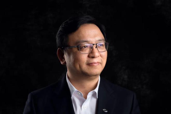 半年利润缩水32亿，"卷王"的钱到底亏在了哪儿？