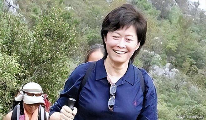 敬一丹辞世3天后，才发现女儿早被她安排好后路