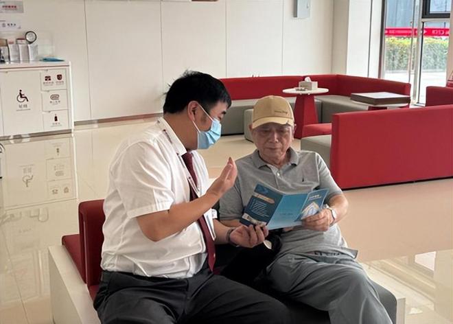 稠州银行多措并举推进"金融教育宣传周"活动，让金融服务走进群众心坎