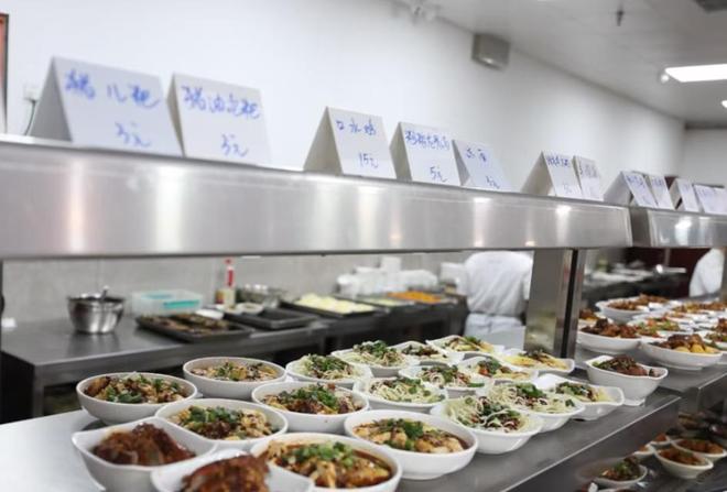 荣昌区政府食堂国庆开放 游客4天吃掉500斤米400斤卤鹅