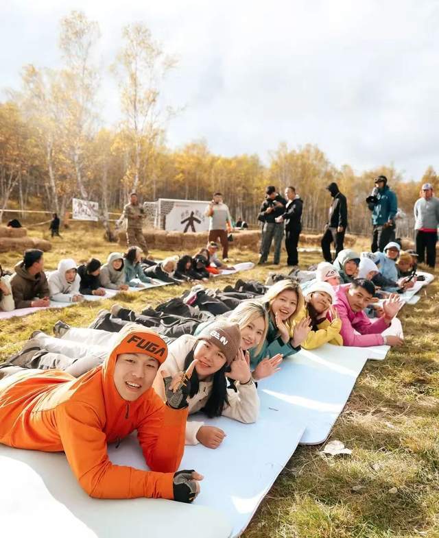 户外玩法年年换新，王闯重启每周一山，小红书外人节千人集结